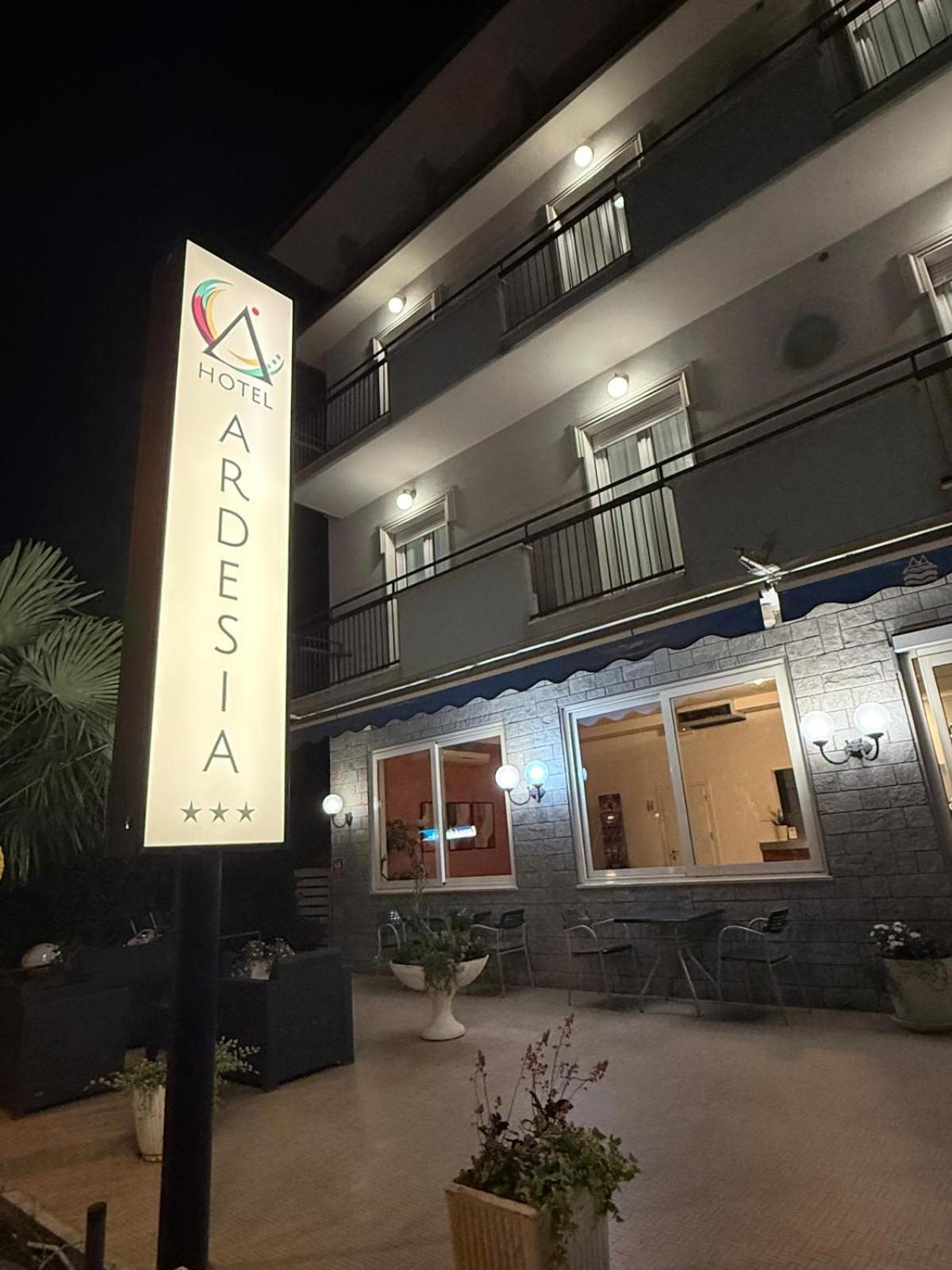 Hotel Ardesia Rimini Exterior photo